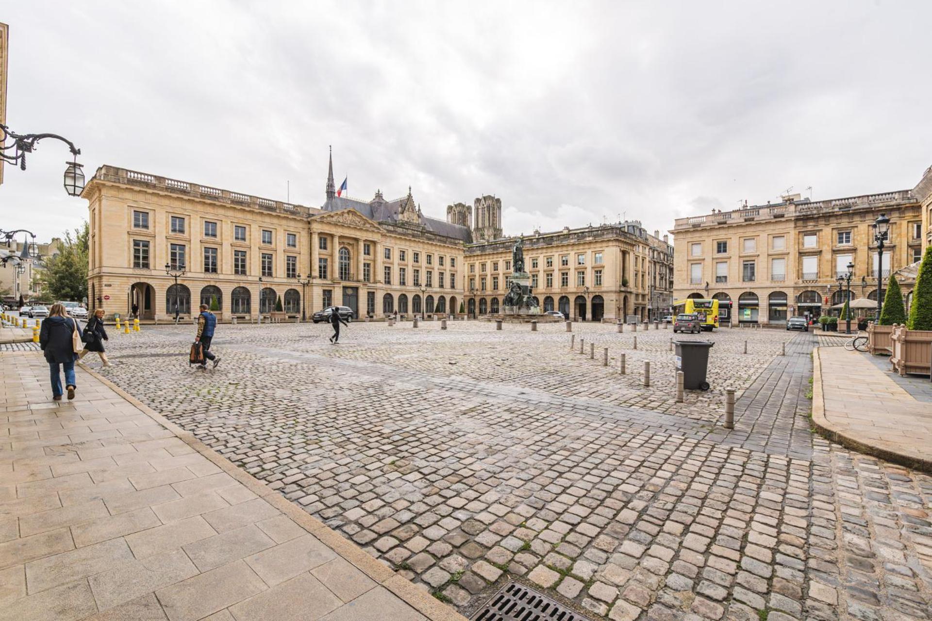 Apartamento Le Royal - Cathedral - Center Reims Exterior foto